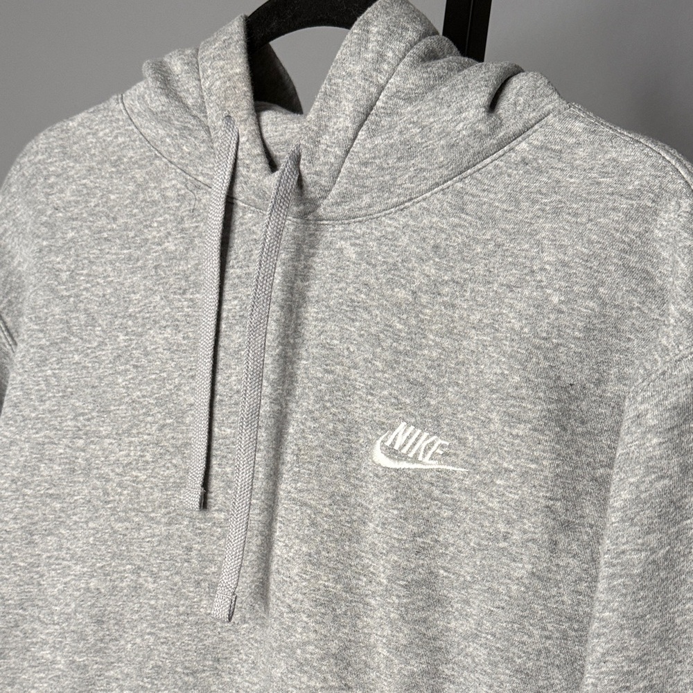 Nike Men's Heather Light Gray Club Fleece Pullover Hoodie Sweater size Medium - Picture 3 of 10